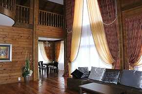 Hotel Aurora Plus