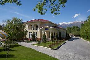 Hotel Aurora Plus