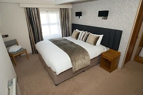 Falcon Hotel