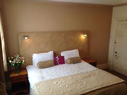 The Carre Arms Hotel