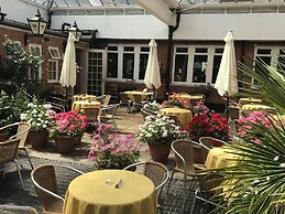 The Carre Arms Hotel