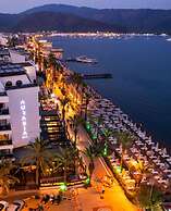 Aurasia Beach Hotel