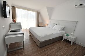 Aurasia Beach Hotel