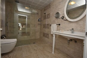 Aurasia Beach Hotel