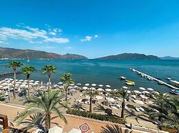 Aurasia Beach Hotel