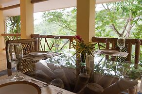 Monos Locos - Portasol Vacation Rental
