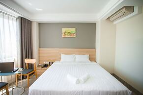 Moonlight Bay Hotel
