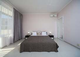 Priboy Beach Hotel