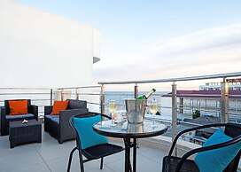 Priboy Beach Hotel