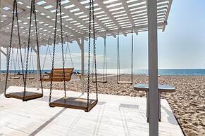Priboy Beach Hotel