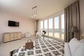 Priboy Beach Hotel