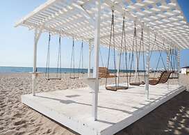 Priboy Beach Hotel