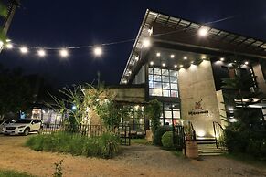 Manonnee Hotel