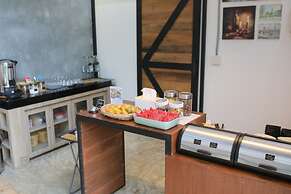 Manonnee Hotel