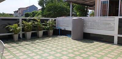 Ban Sasithorn Huahin