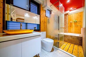 Cat Lazy B&B