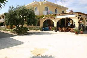 Lemon Grove Hotel and Studios