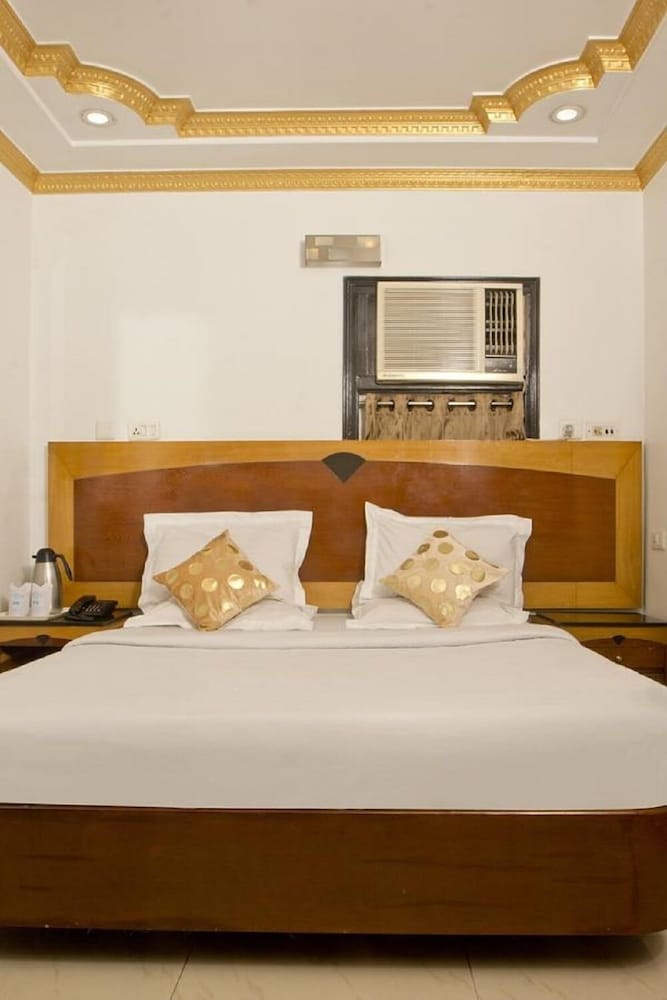 Hotel White House