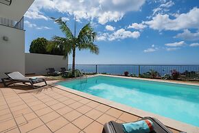 Casa Amaro Mar by Our Madeira