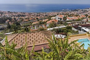 Casa Belflores by Our Madeira