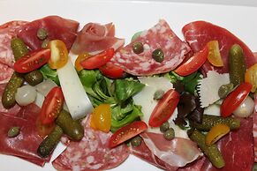 Le Patio Chambres et Table dHotes