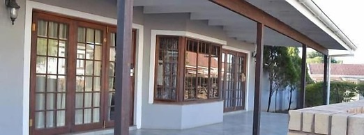 Lake Sands Manor