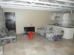 Lake Sands Manor