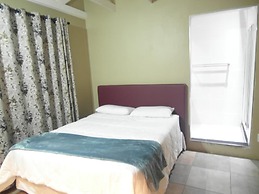 Lake Sands Manor