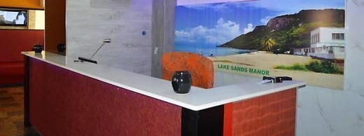 Lake Sands Manor