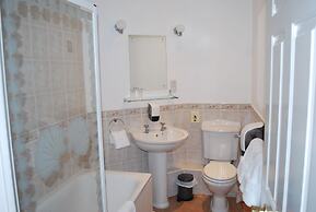 Oyo Dunmar House Hotel