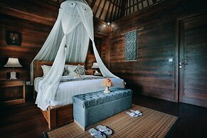 Bale Gede Lembongan
