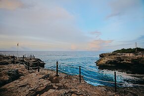 Bale Gede Lembongan