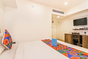 FabHotel Oakwey Inn