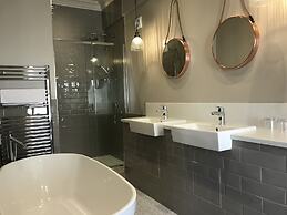 The Fleece Hotel