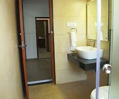 Kgees- HillTown Hotel
