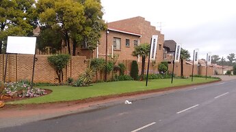 Lapeng Village