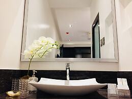 White Breeze Palawan Boutique Hotel