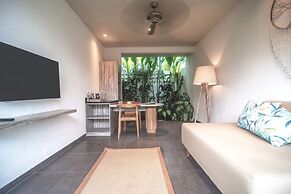 Daun Lebar Villas