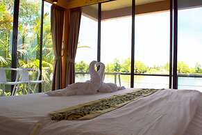 The Grace Amphawa Resort