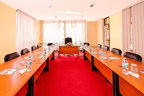 New Safari Hotel