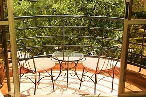 Cerenata Gardens Suites
