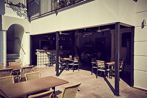 Two Seas Hotel
