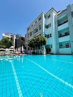 Two Seas Hotel