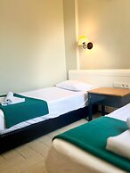 Two Seas Hotel