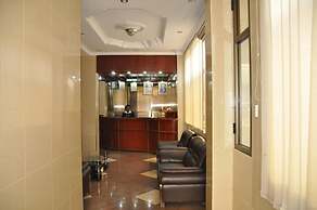Rich Hotel