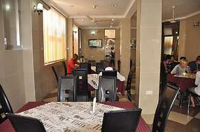 Rich Hotel