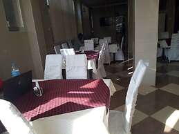 Rich Hotel