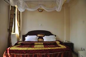 Rich Hotel