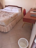 Rich Hotel