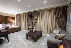 Border Hotel